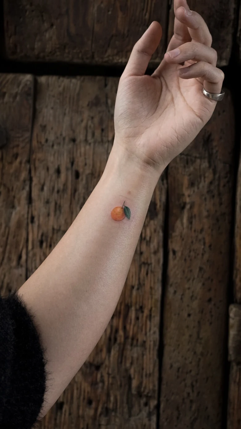 Tatuaje de microrealismo de Shira · obra 03