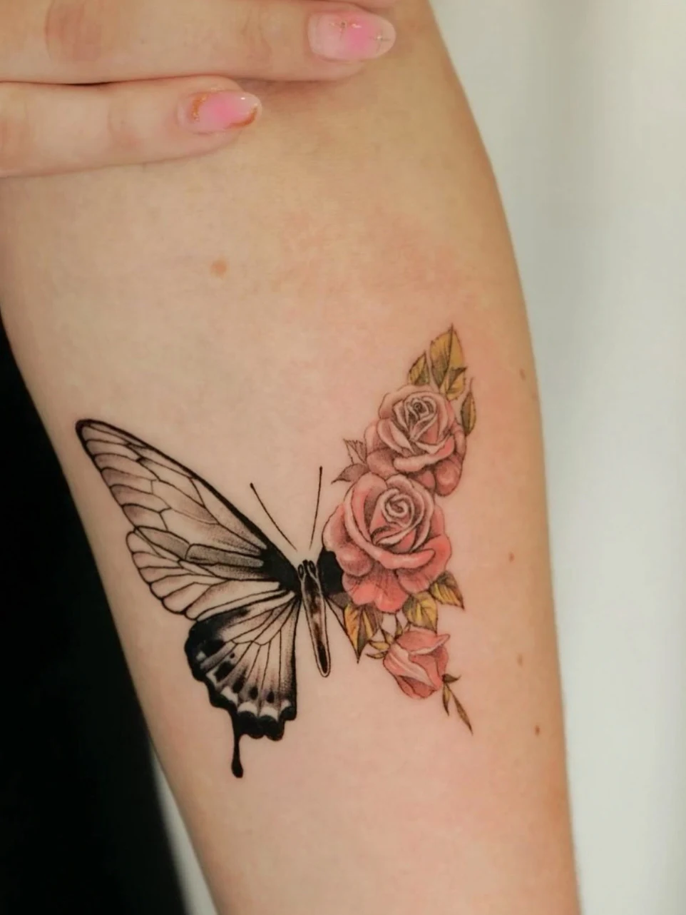 Tatuaje de microrealismo de Shira · obra 05