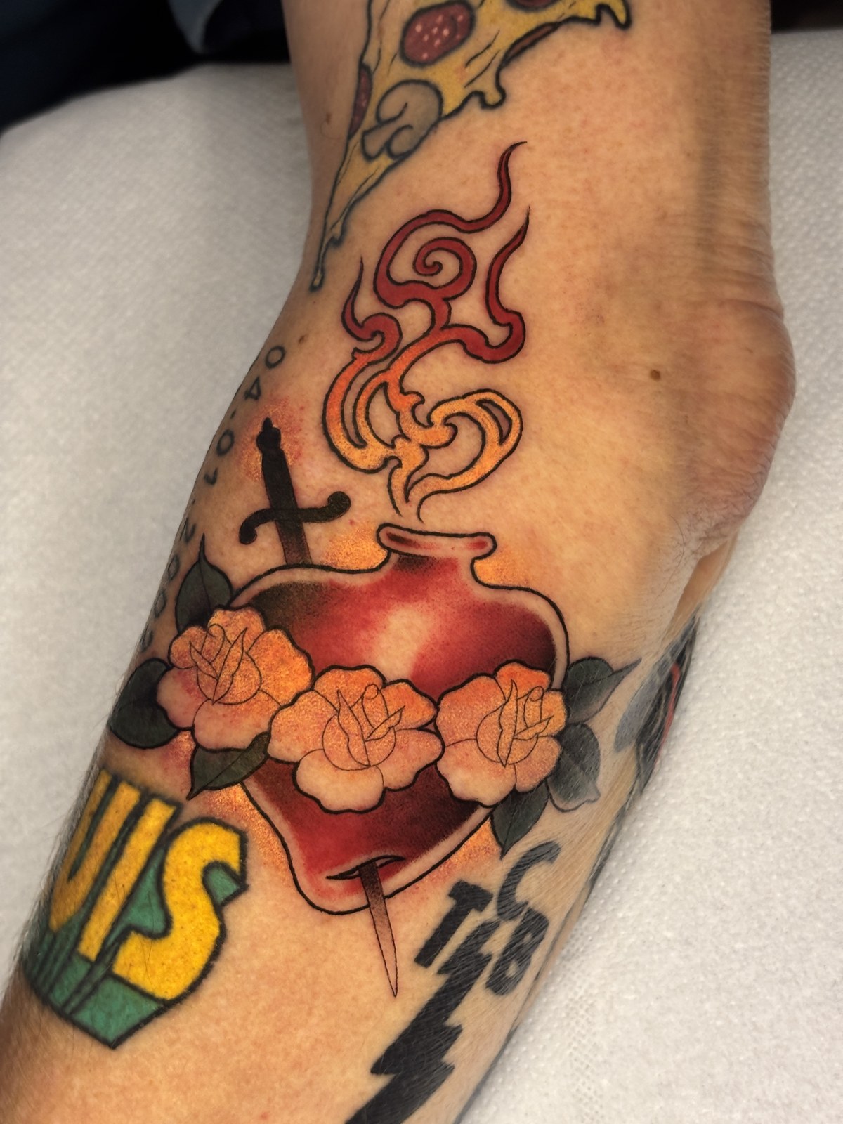 Tatuaje neotradicional de Shira · obra 12