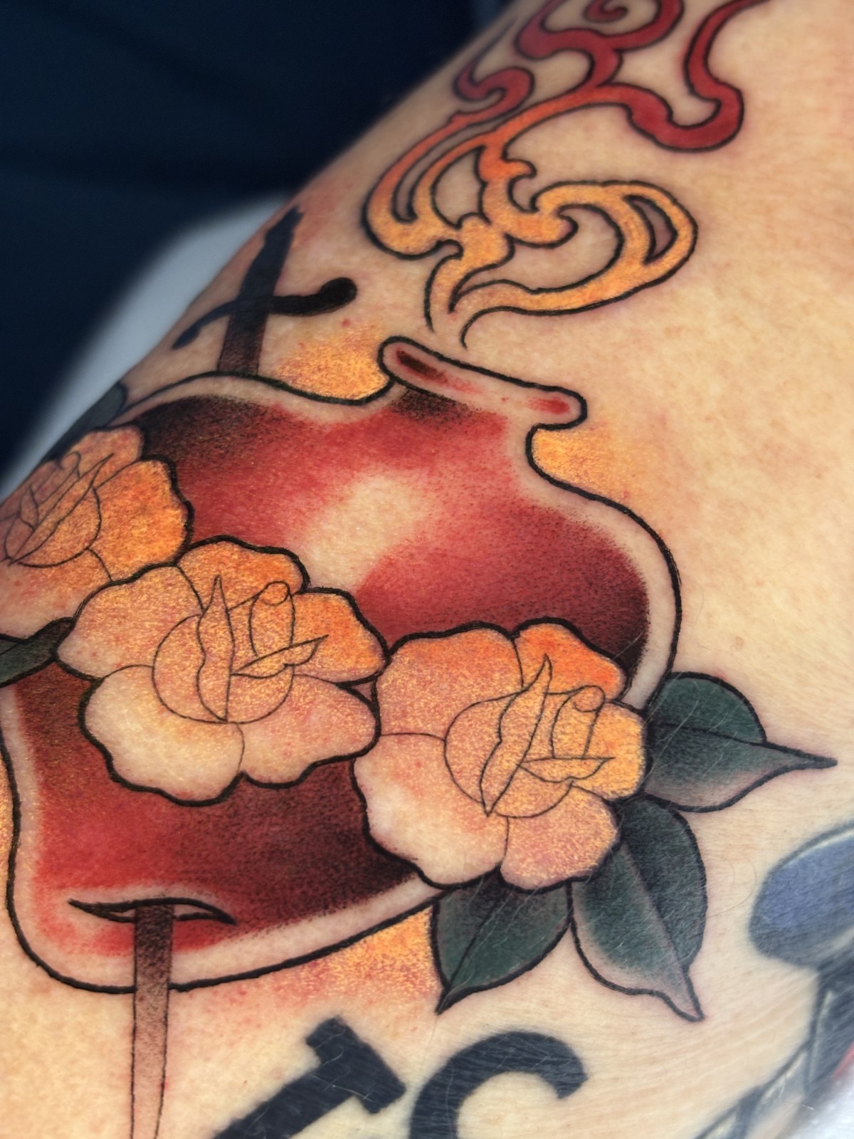 Tatuaje neotradicional de Shira · obra 13
