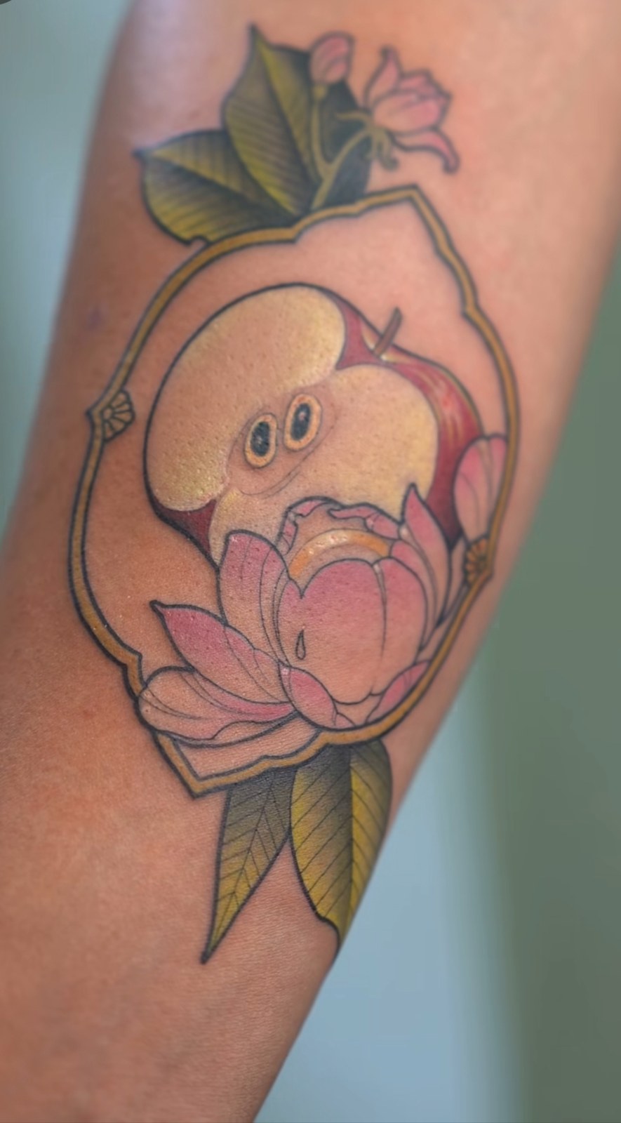Tatuaje neotradicional de Shira · obra 22