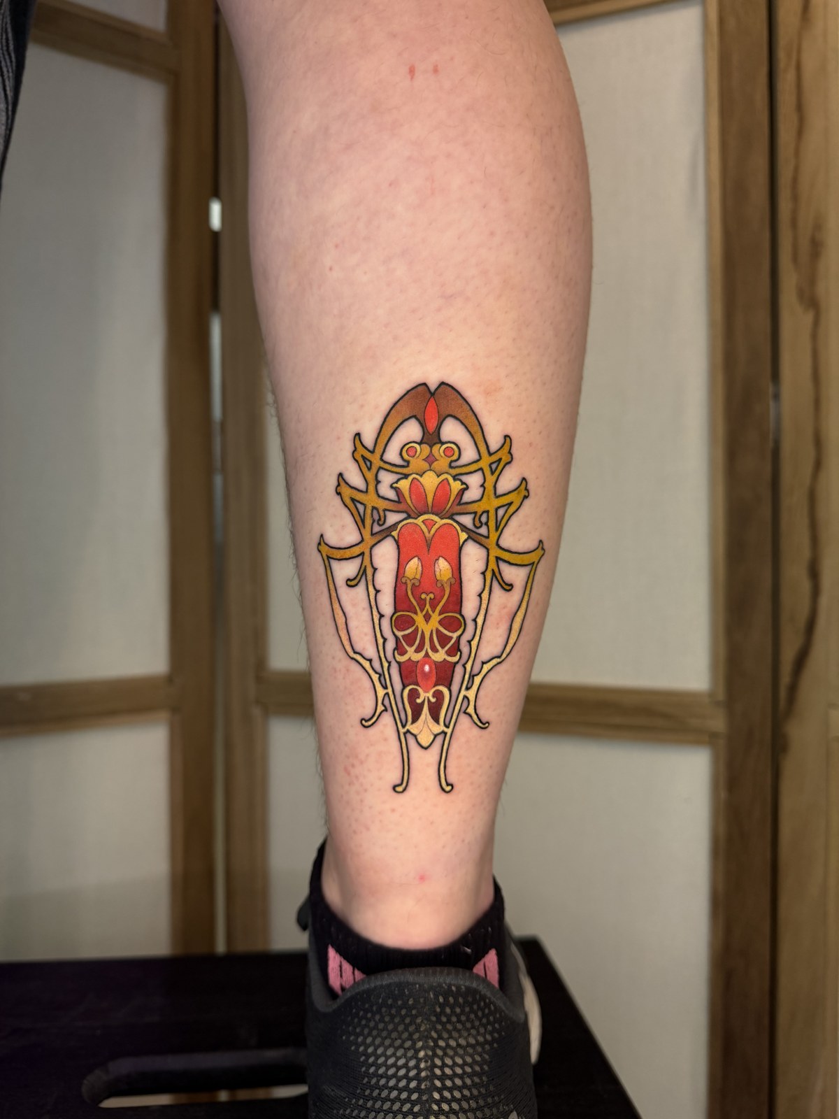 Tatuaje neotradicional de Shira · obra 23